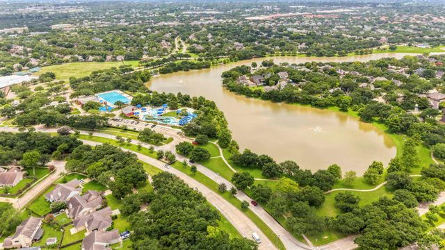 3919 E Wisteria Circle, Sugar Land, TX 77479