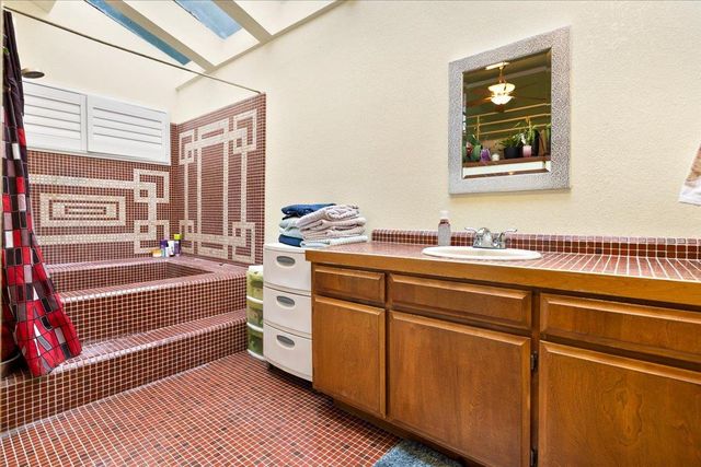 9467 Bond Rd, Elk Grove, CA 95624