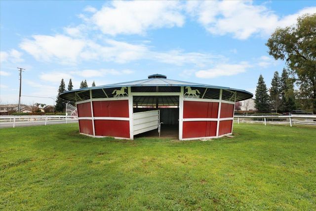 9467 Bond Rd, Elk Grove, CA 95624