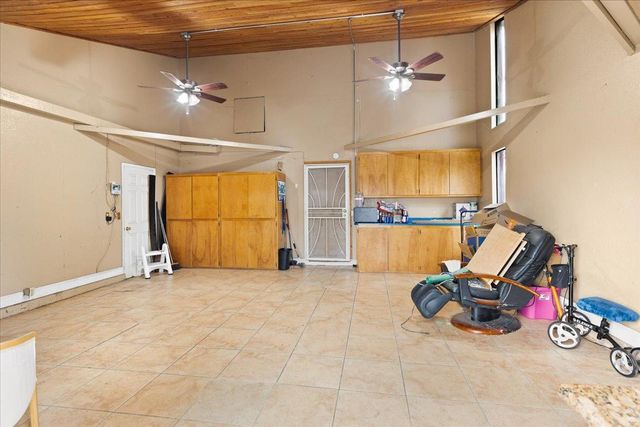 9467 Bond Rd, Elk Grove, CA 95624