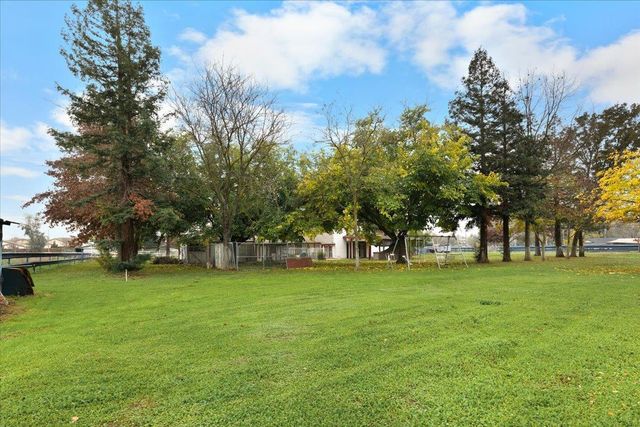 9467 Bond Rd, Elk Grove, CA 95624