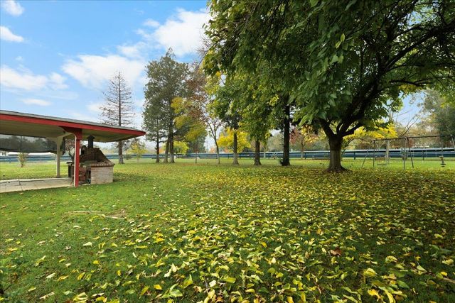 9467 Bond Rd, Elk Grove, CA 95624