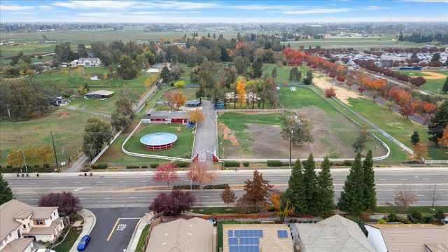 9467 Bond Rd, Elk Grove, CA 95624