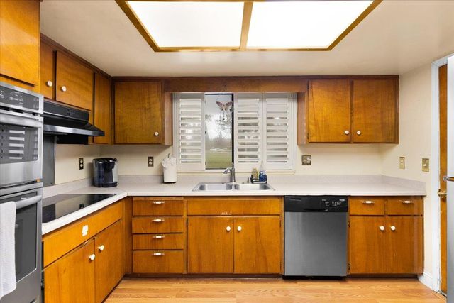 9467 Bond Rd, Elk Grove, CA 95624