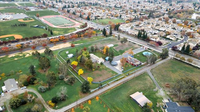9467 Bond Rd, Elk Grove, CA 95624