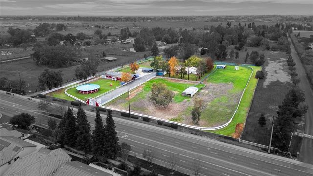 9467 Bond Rd, Elk Grove, CA 95624