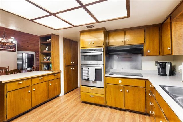 9467 Bond Rd, Elk Grove, CA 95624