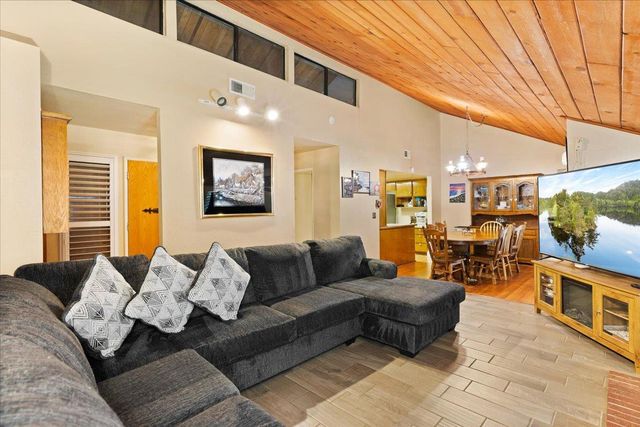 9467 Bond Rd, Elk Grove, CA 95624