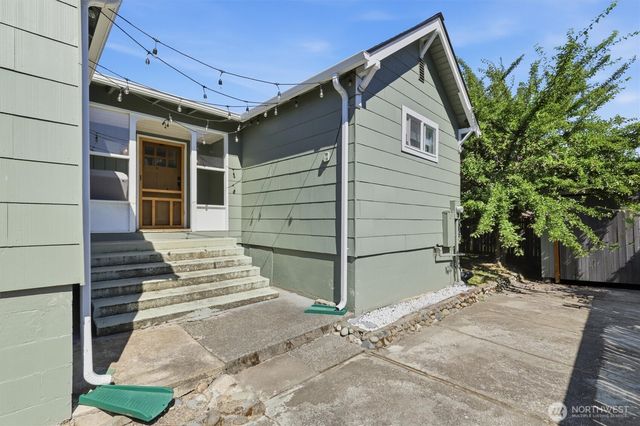 214 E 68th Street, Tacoma, WA 98404
