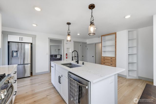 214 E 68th Street, Tacoma, WA 98404