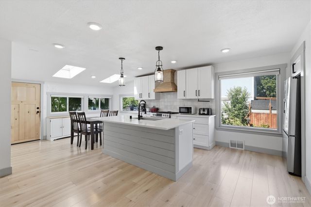 214 E 68th Street, Tacoma, WA 98404