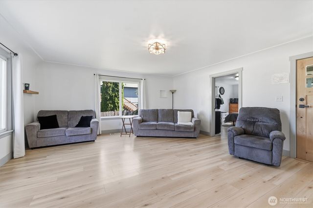 214 E 68th Street, Tacoma, WA 98404