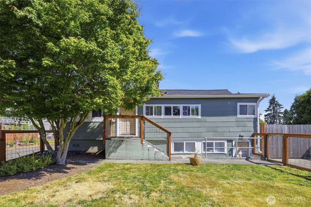 214 E 68th Street, Tacoma, WA 98404