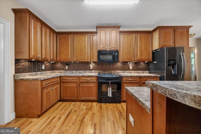 619 Grayridge Road, Gray, GA 31032