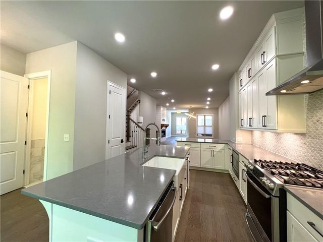 4353 Parkside Place, Atlanta, GA 30342