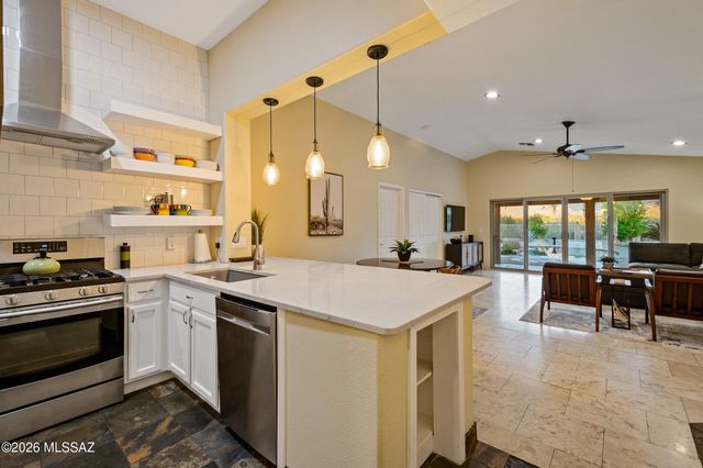 13218 N Lost Artifact Lane, Oro Valley, AZ 85755