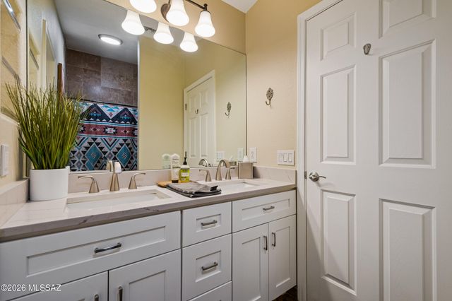 13218 N Lost Artifact Lane, Oro Valley, AZ 85755