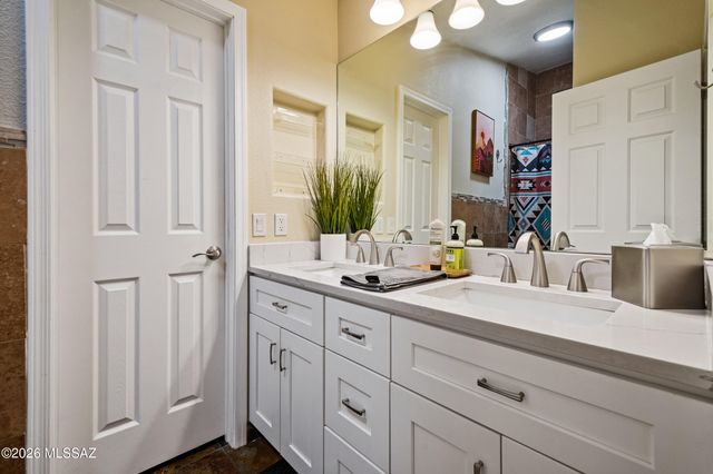 13218 N Lost Artifact Lane, Oro Valley, AZ 85755