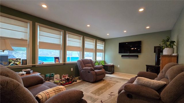 17 Lyons Drive, Big Flats, NY 14845