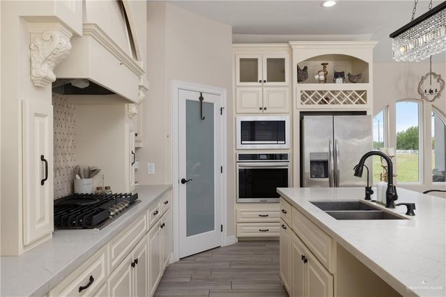 35002 Longhorn Drive, Edinburg, TX 78542