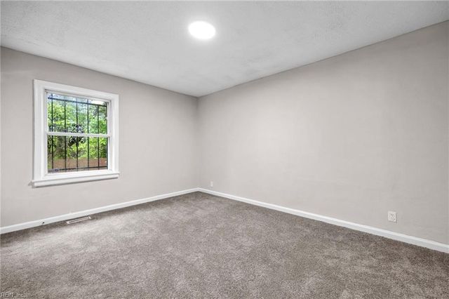 2504 Cromwell DR, Norfolk, VA 23509