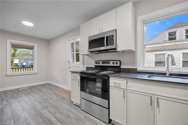 2504 Cromwell DR, Norfolk, VA 23509