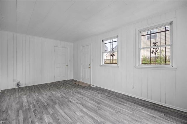 2504 Cromwell DR, Norfolk, VA 23509