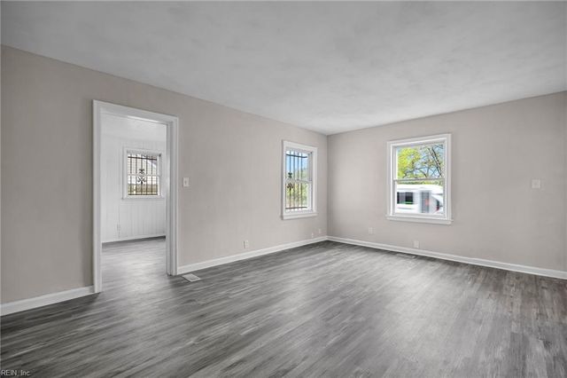 2504 Cromwell DR, Norfolk, VA 23509