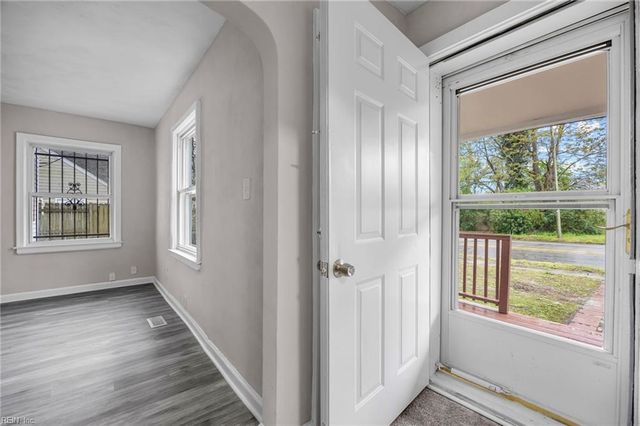 2504 Cromwell DR, Norfolk, VA 23509