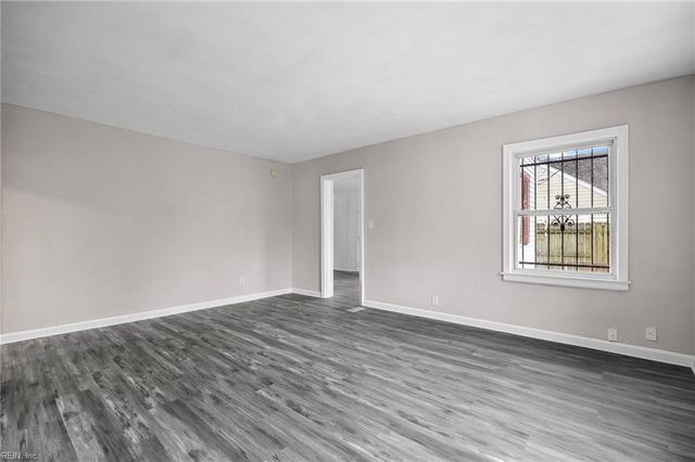 2504 Cromwell DR, Norfolk, VA 23509