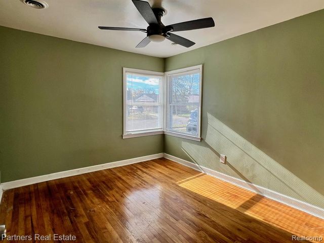 27516 Long Street, Livonia, MI 48152