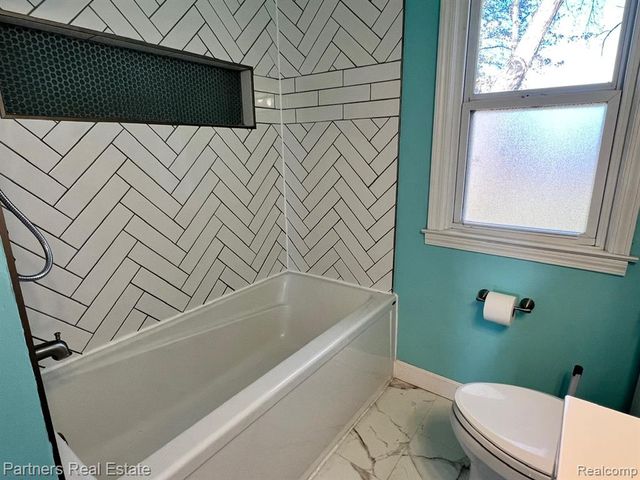 27516 Long Street, Livonia, MI 48152