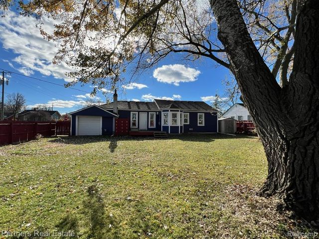 27516 Long Street, Livonia, MI 48152