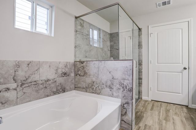 6823 Escondido Drive, Rosharon, TX 77583