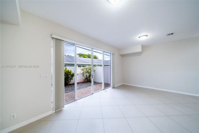 5327 SW 40th Ave, Dania Beach, FL 33314