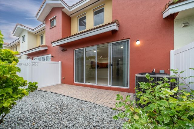 5327 SW 40th Ave, Dania Beach, FL 33314