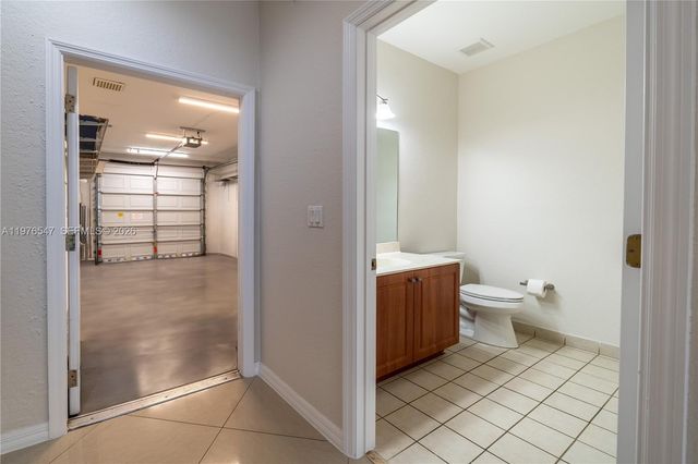 5327 SW 40th Ave, Dania Beach, FL 33314