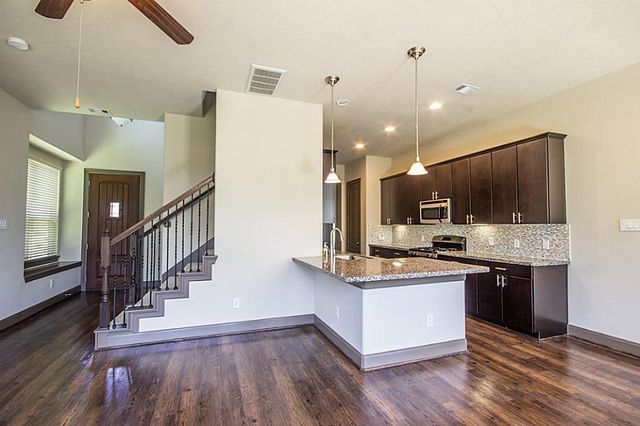 63 Aventura Place, The Woodlands, TX 77389