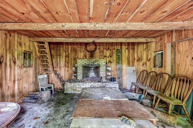 1085 S 96th Avenue, Shelby, MI 49455