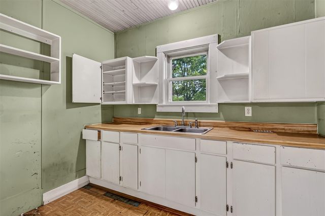 1085 S 96th Avenue, Shelby, MI 49455