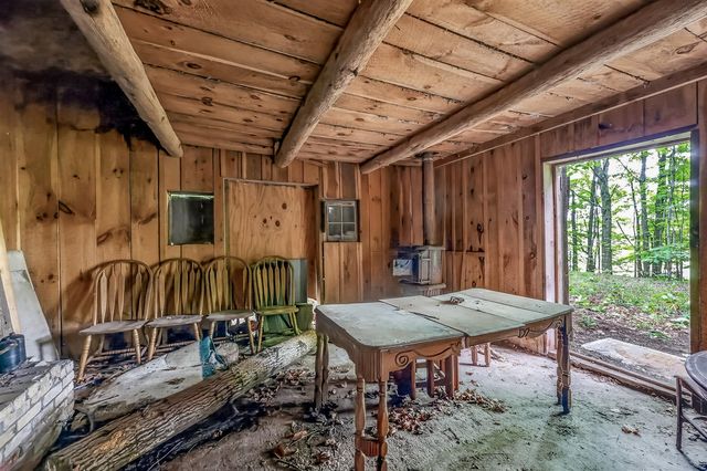 1085 S 96th Avenue, Shelby, MI 49455