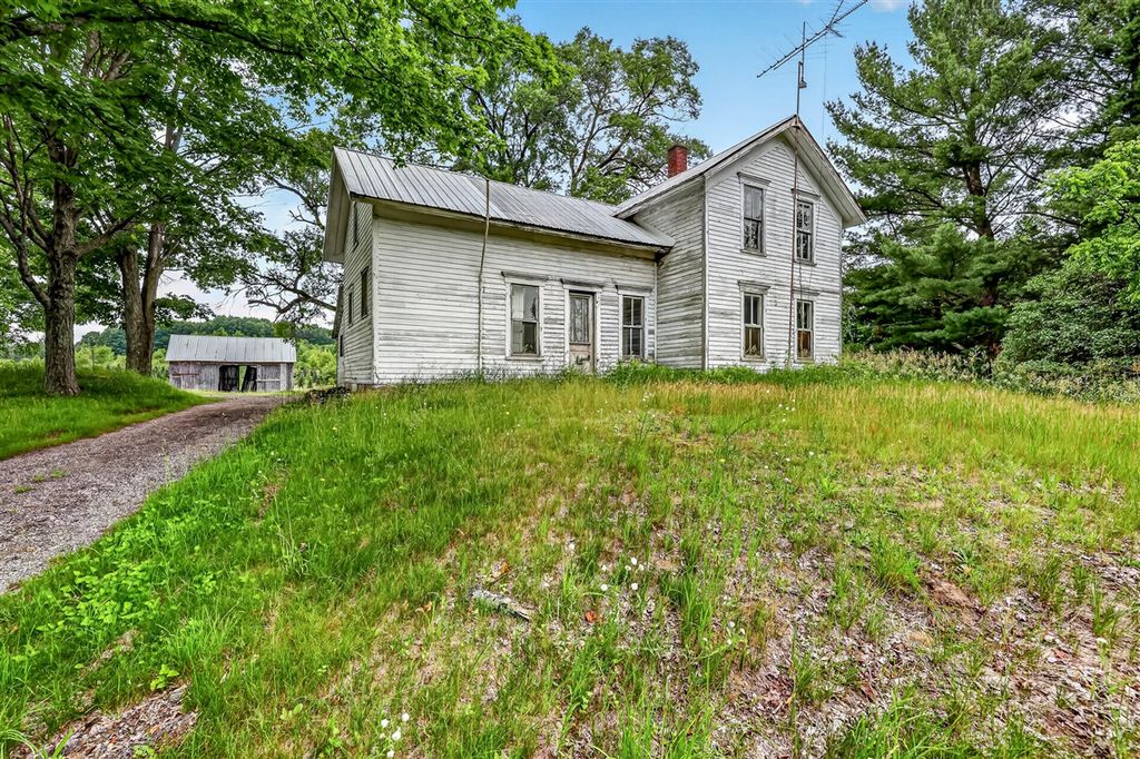 1085 S 96th Avenue, Shelby, MI 49455