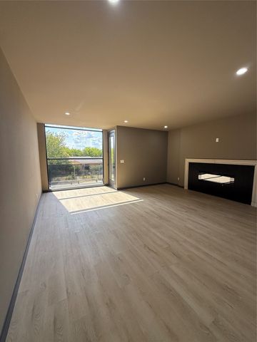 818 Lambert Street, Dallas, TX 75203