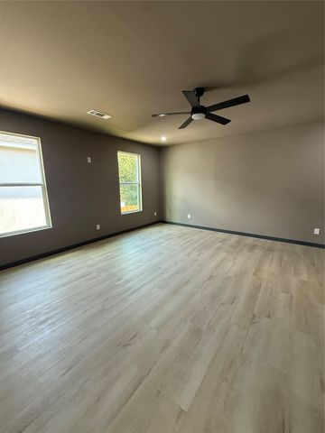 818 Lambert Street, Dallas, TX 75203