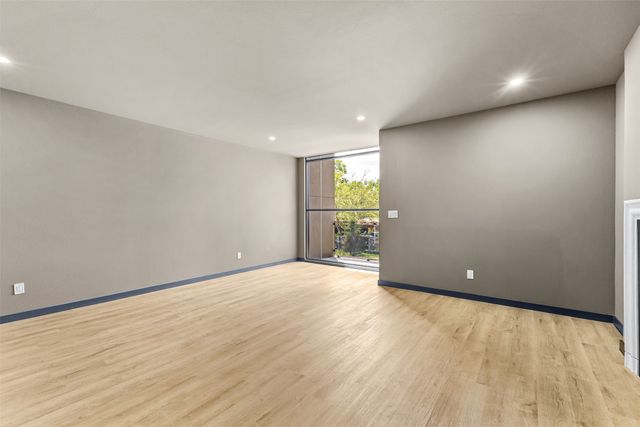818 Lambert Street, Dallas, TX 75203