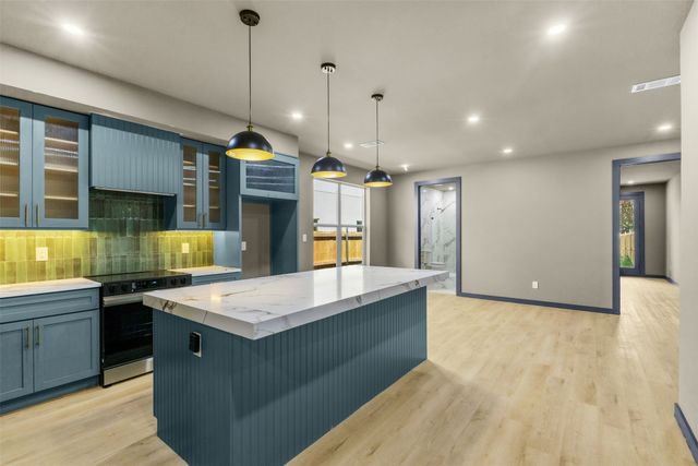 818 Lambert Street, Dallas, TX 75203