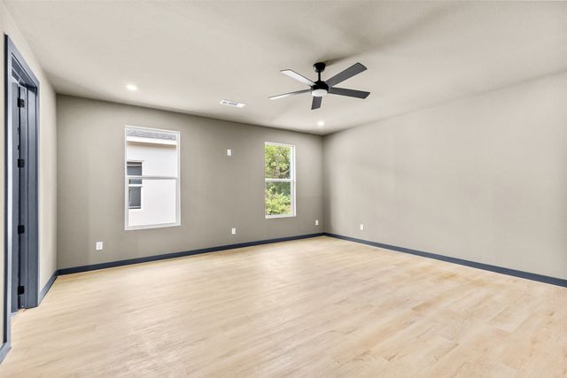 818 Lambert Street, Dallas, TX 75203