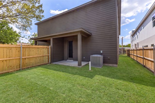 818 Lambert Street, Dallas, TX 75203