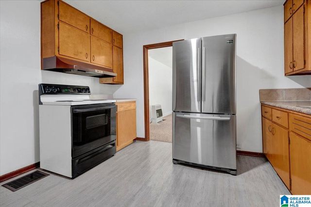 401 10TH AVENUE, Midfield, AL 35228