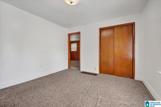 401 10TH AVENUE, Midfield, AL 35228